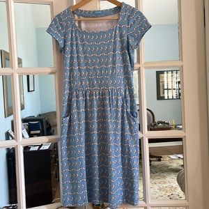 Ladies size small shirt sleeve J McLaughin dress